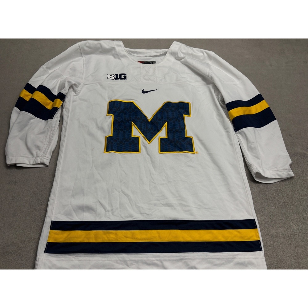 Vintage Nike Michigan Wolverines Hockey Jersey XXL White Big Ten NCAA